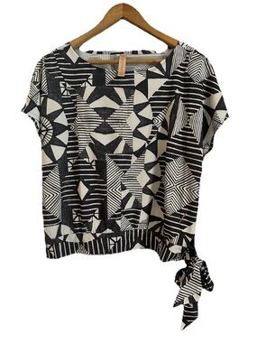 Indyeva Black & cream Geometric Tie-Side Top